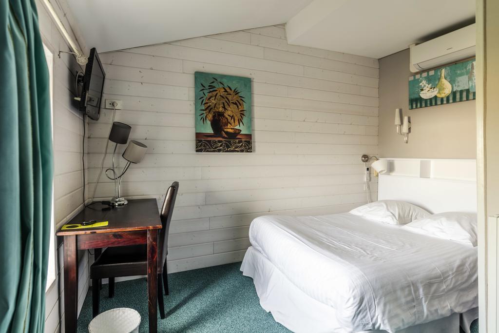 Logis Domaine Du Prieure Hotell Tonnay-Boutonne Eksteriør bilde