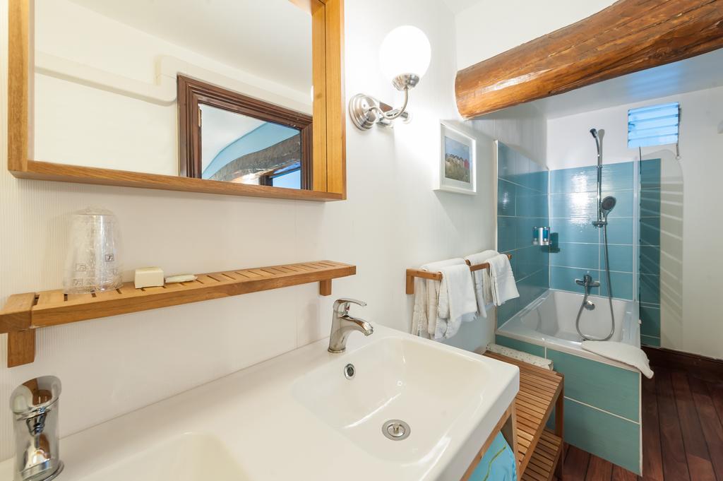 Logis Domaine Du Prieure Hotell Tonnay-Boutonne Eksteriør bilde