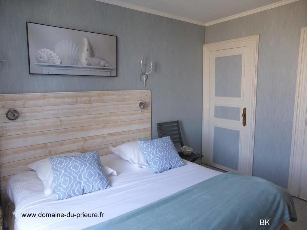 Logis Domaine Du Prieure Hotell Tonnay-Boutonne Eksteriør bilde