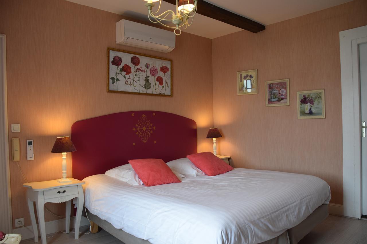 Logis Domaine Du Prieure Hotell Tonnay-Boutonne Eksteriør bilde