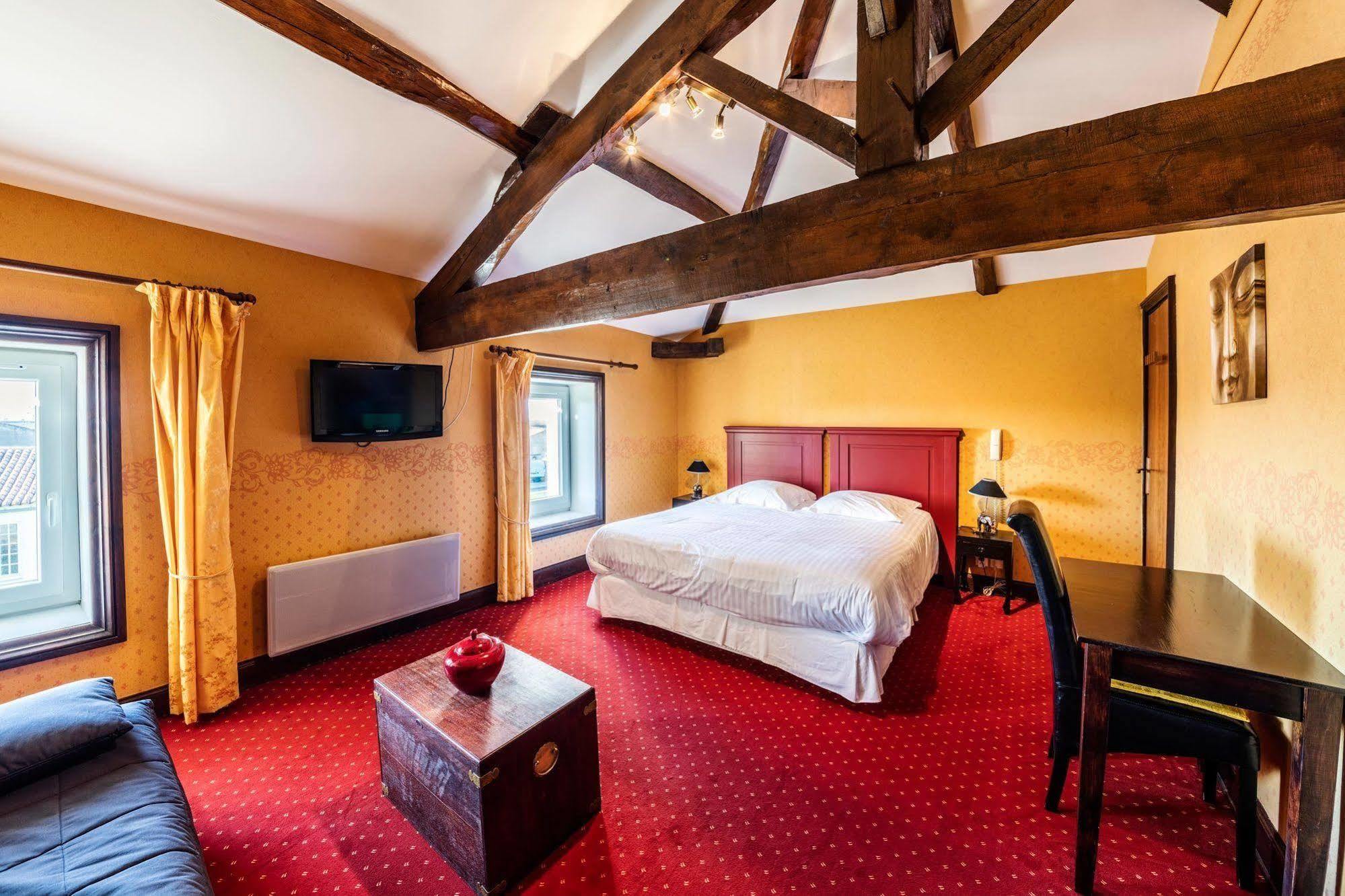 Logis Domaine Du Prieure Hotell Tonnay-Boutonne Eksteriør bilde