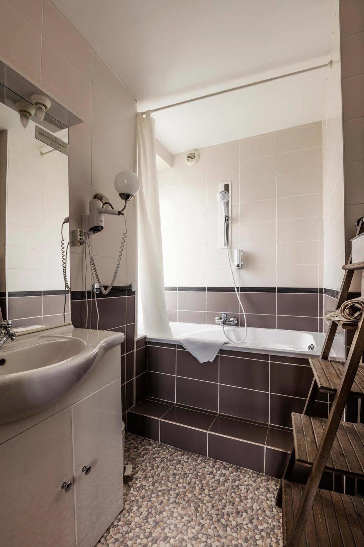 Logis Domaine Du Prieure Hotell Tonnay-Boutonne Eksteriør bilde