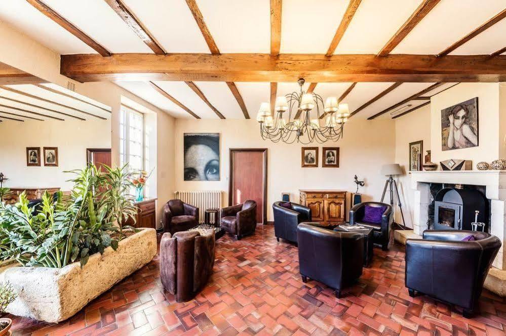 Logis Domaine Du Prieure Hotell Tonnay-Boutonne Eksteriør bilde
